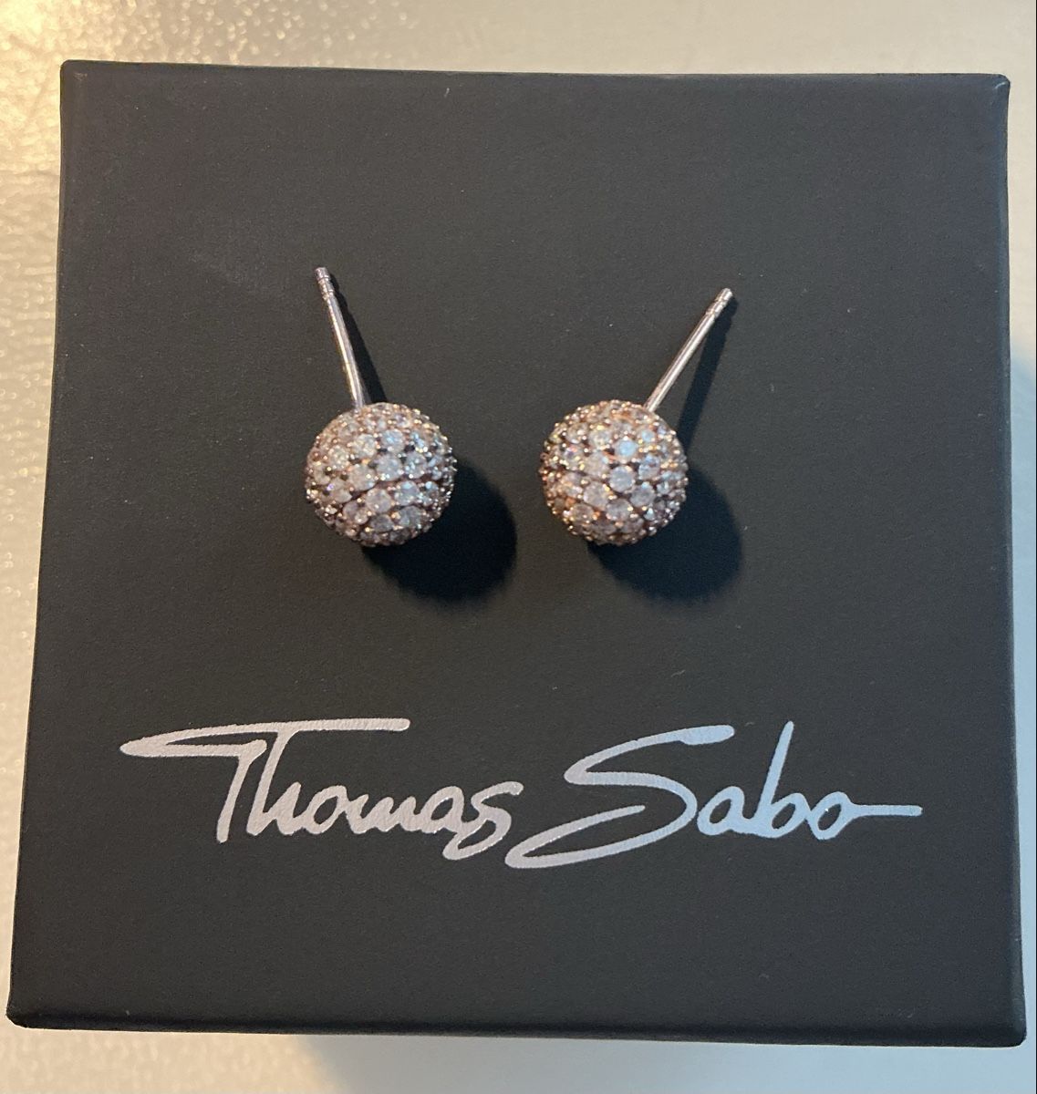 Thomas Sabo Orecchini pendenti & Orecchini a lobo: Thomas Sabo Ohrstecker rosa / weiss – Usato da Theilingen venduto da Cykelnyckel 1
