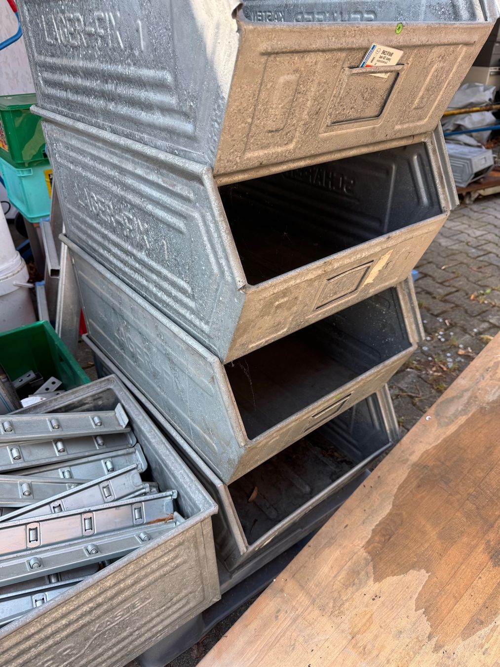 Scaffali: Metallregale mit Rollschubladen – Usato da Schweizersholz venduto da Sarah1234 4