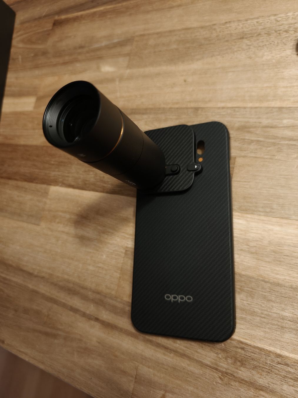 Oppo Convertisseurs: Oppo Find X9 Pro Teleconverter Kit – D'occasion à Tübach par dav_xvn6