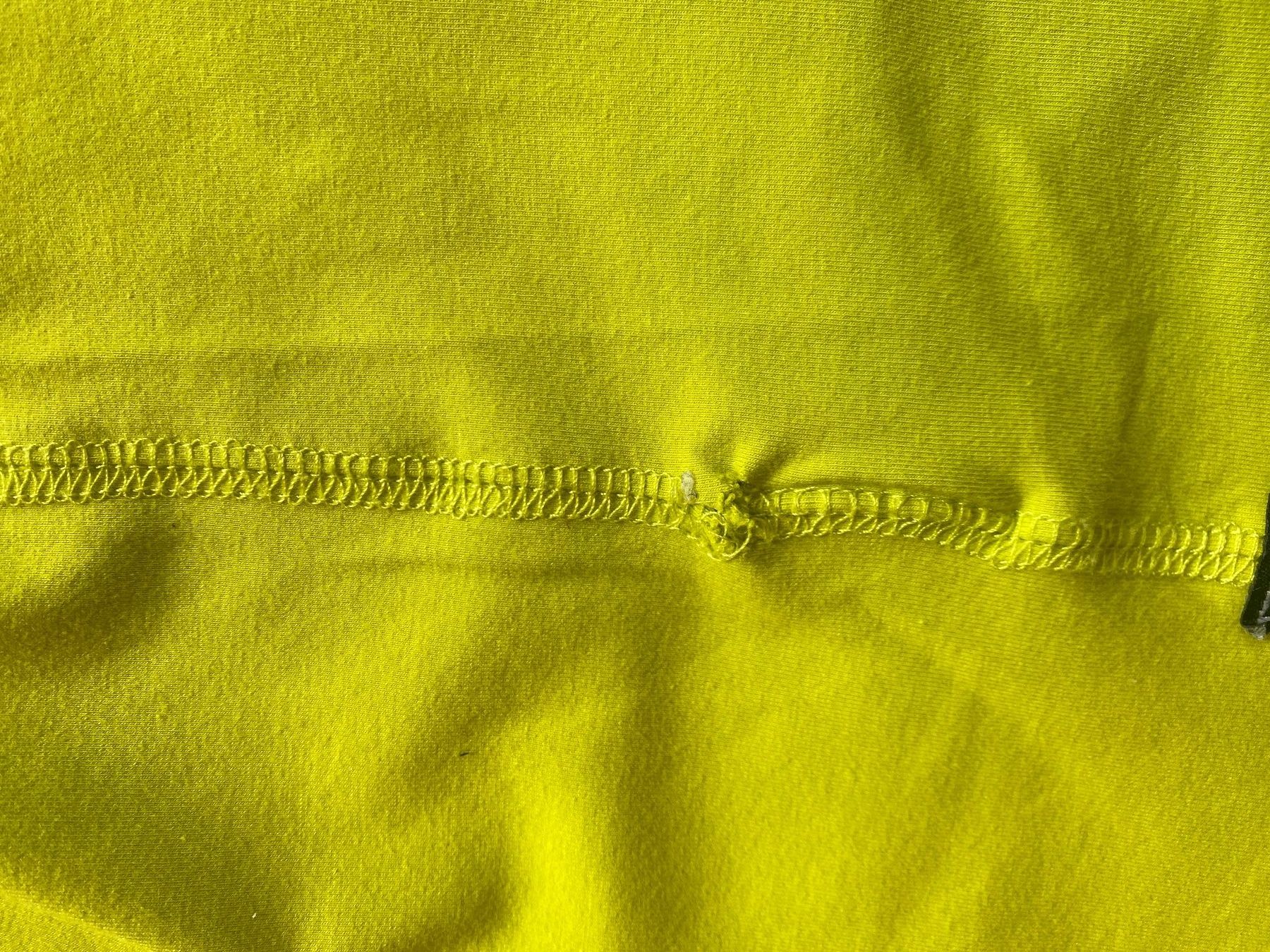 Guess Lotti di vestiti: 2 Stück Shirts GUESS / BOSS Gr. M – Usato da Frasnacht venduto da GracyStore 4
