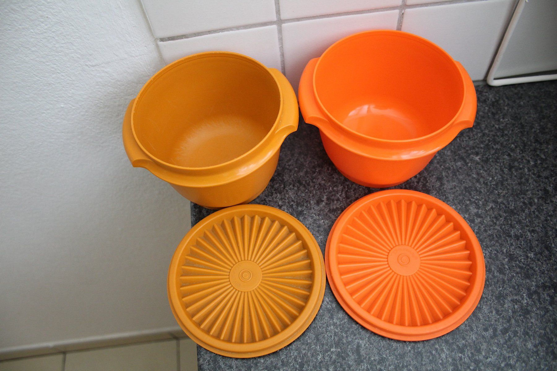 Tupperware Contenitori & Simili: Vintage, 2 x Tupperware , 9.5 x 11.5 cm – Usato da Locarno venduto da fripui 1