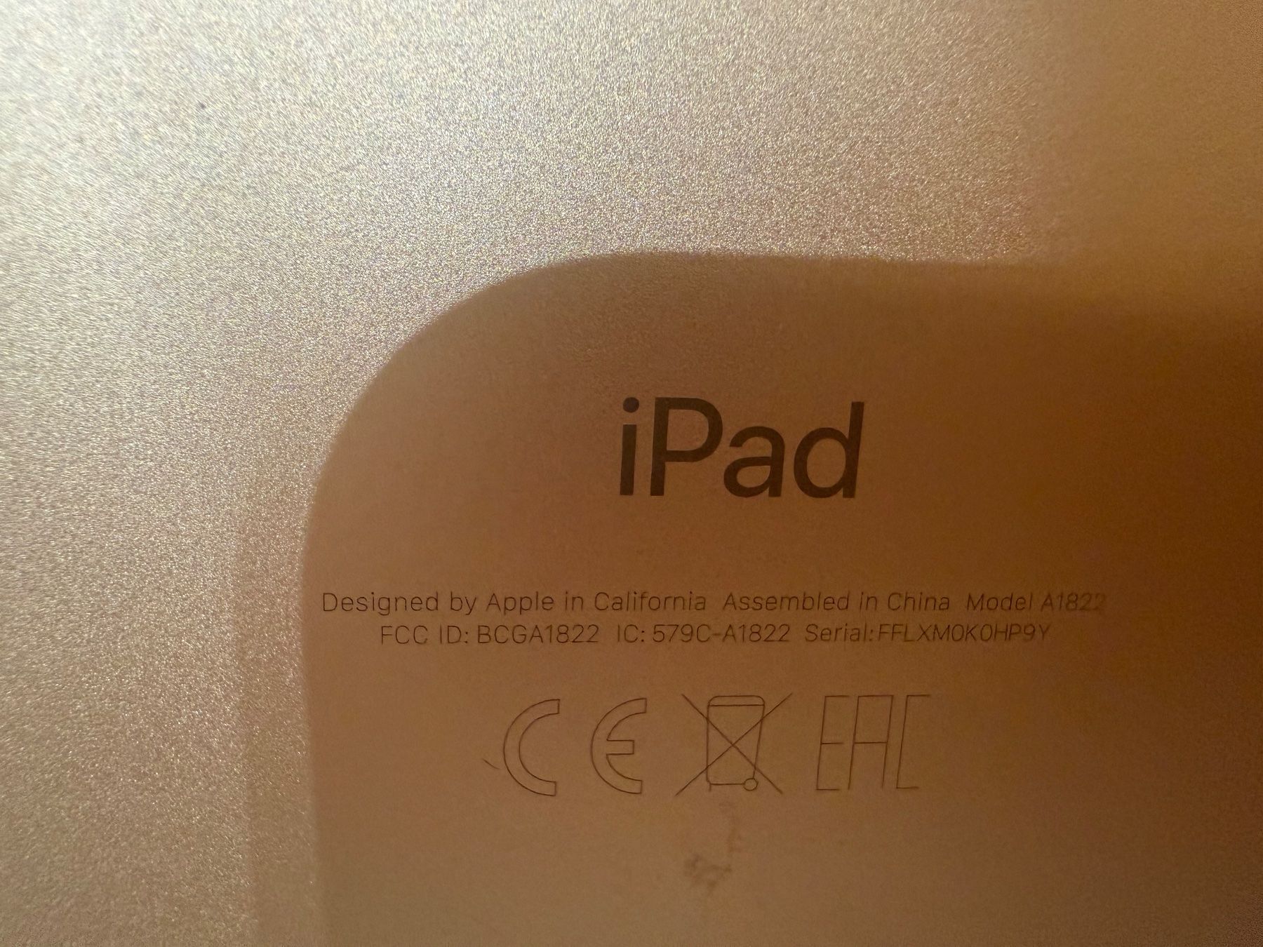Apple Tablettes PC: iPad A1822 – Défectueux à Plan-Les-Ouates par Shocc 2