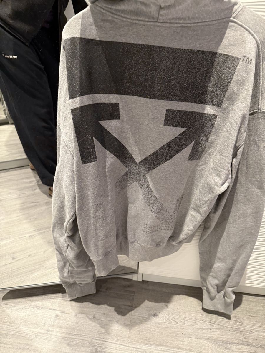 Off-White Maglioni & Felpe: Off white hoodie M – Usato da Giubiasco venduto da Darkemperor