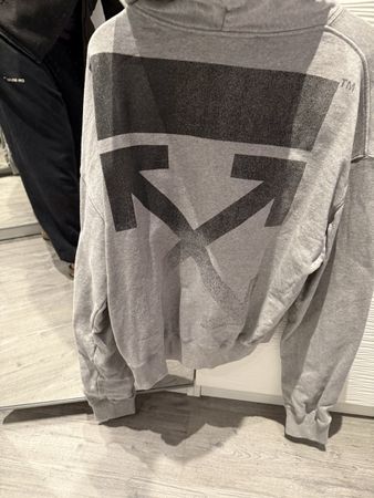Off white hoodie M