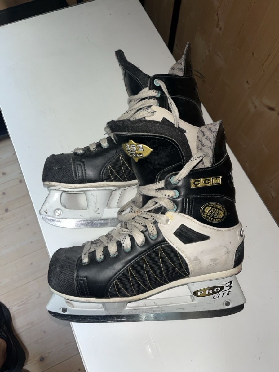 Ccm Schlittschuhe: CCM Hockey Skates Pro3 Lite Gebraucht – Gebraucht aus Luzern von LuzernerShop