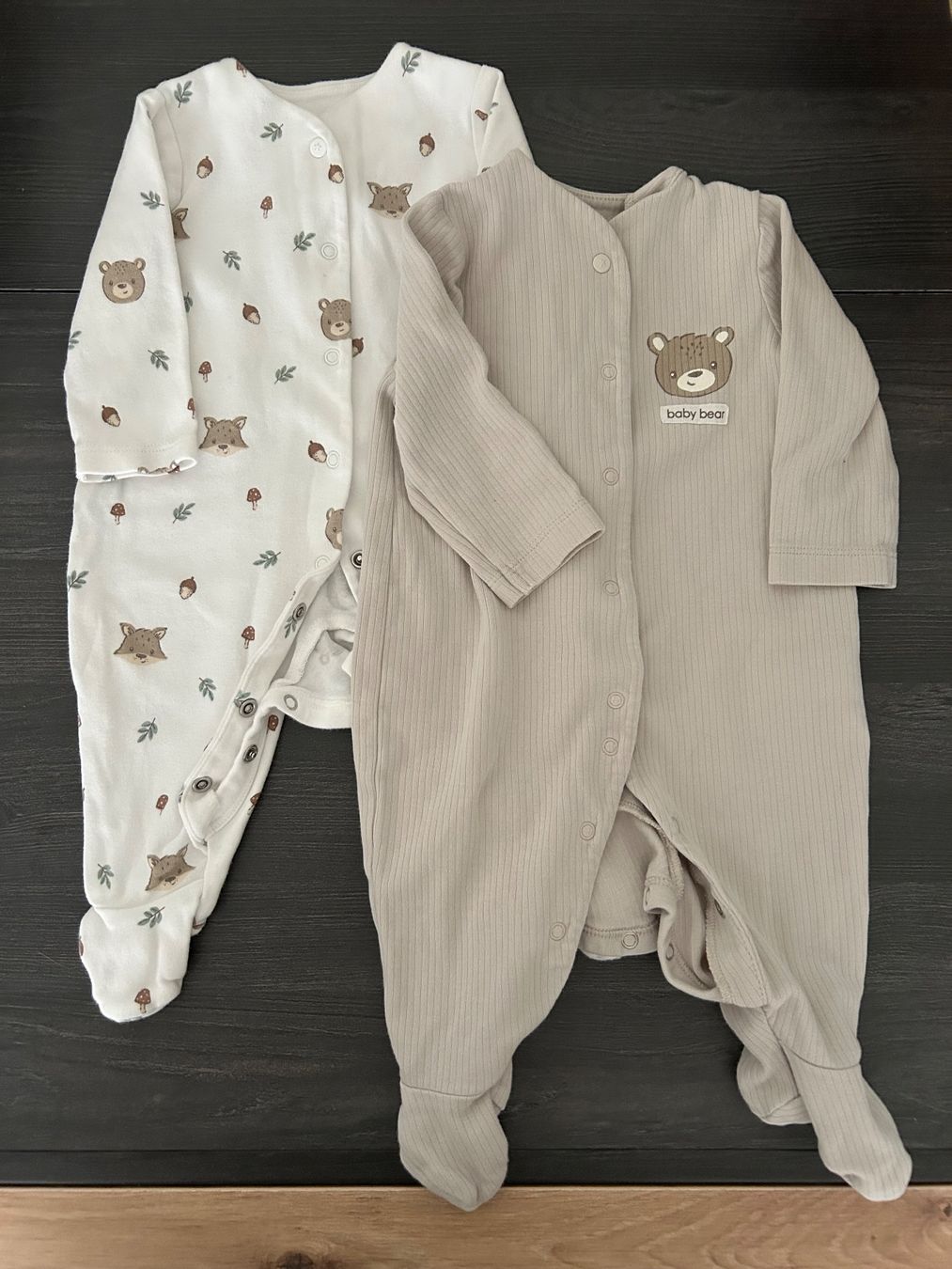 C&A Lotti & Set di vestiti: 2 Strampler / Pyjamas von C&A wie neu – Nuovo (secondo la descrizione) da Oberengstringen venduto da Bechi