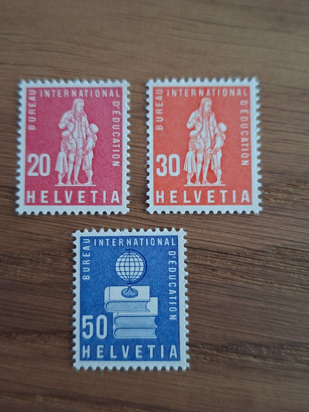 Tutti i francobolli: Dienstmarken: BIE 1960 – Nuovo (secondo la descrizione) da Hinterkappelen venduto da 1399