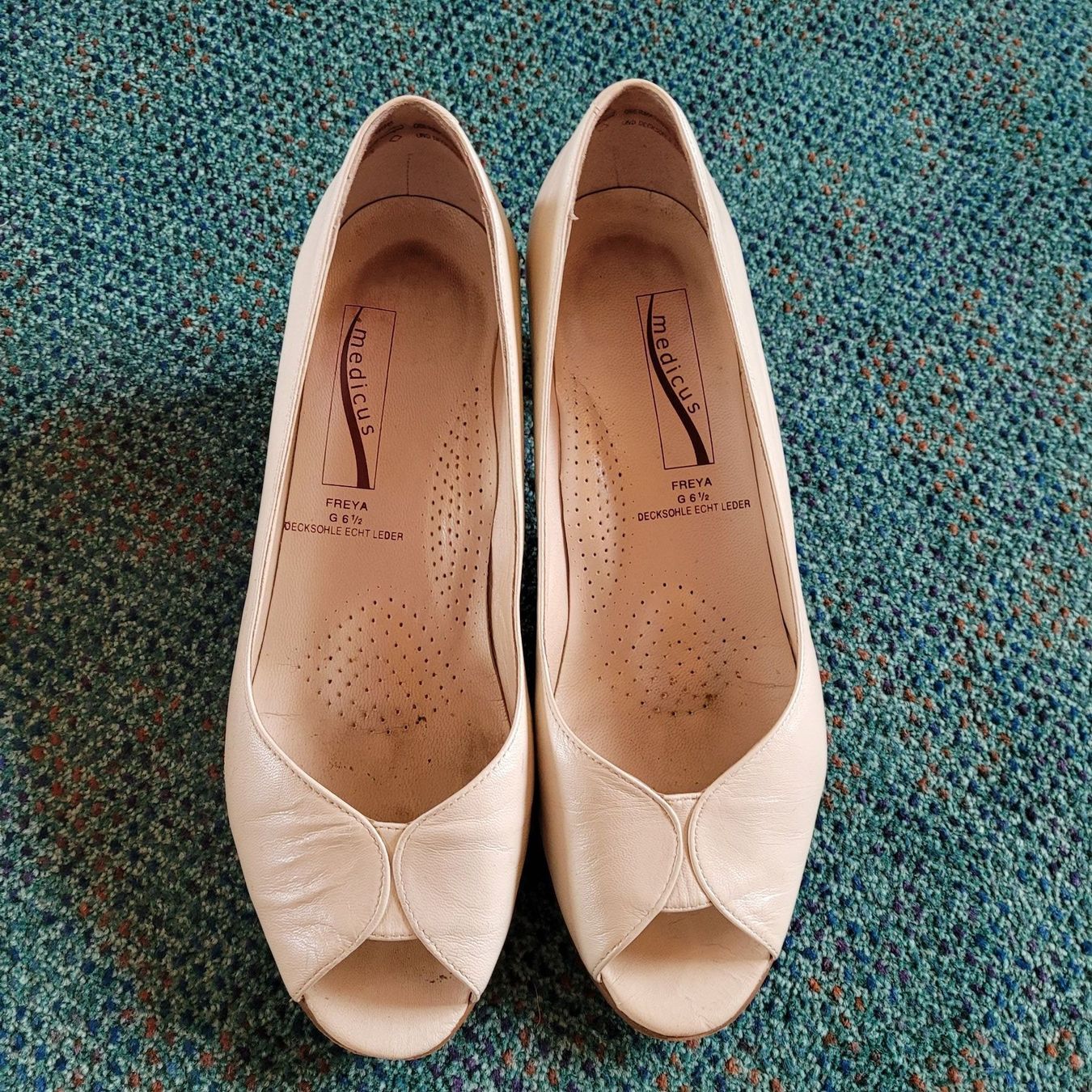 Scarpe da donna: beiger bequemer Pumps von Medicus – Usato da Hondrich venduto da Ebro01