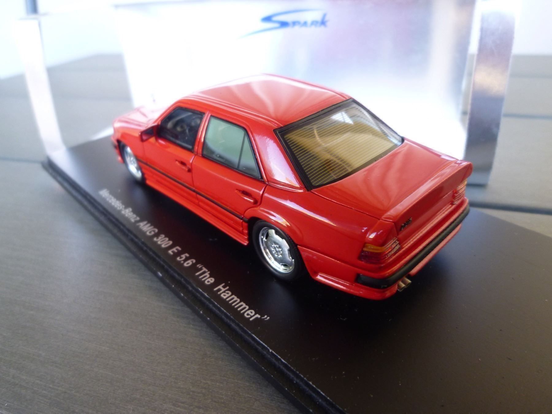 Mercedes-Benz Modellini d'auto: Mercedes AMG 300 E 5.6 "The Hammer" – Nuovo e nell'imballaggio originale da Flawil venduto da Imperiosud 3