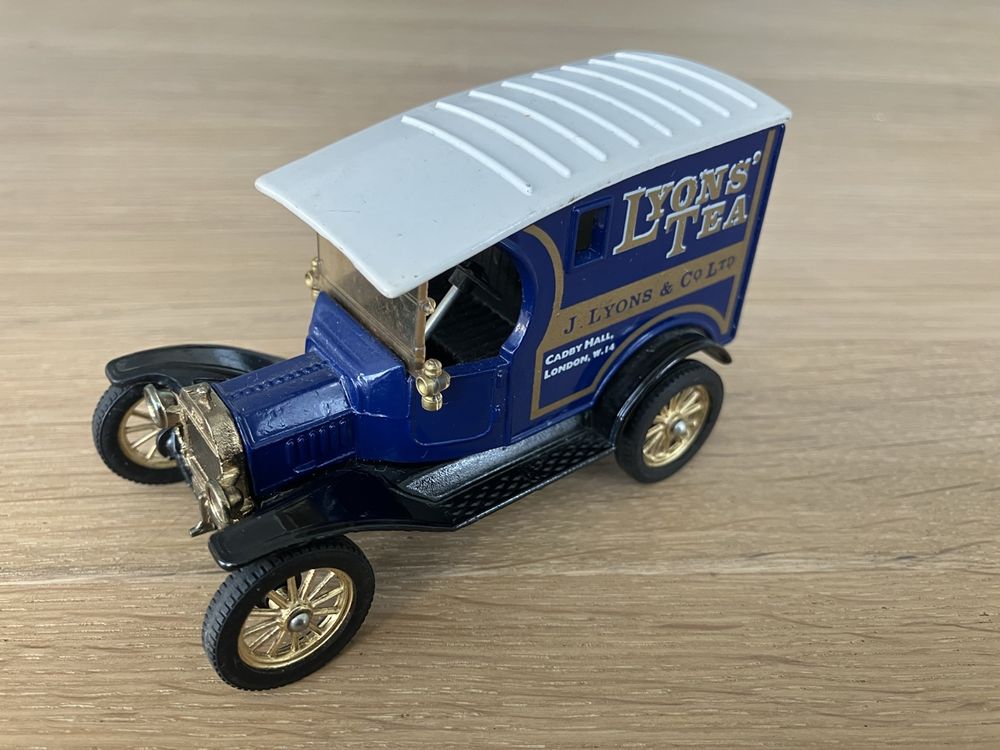 Corgi Classic Ford T 1915 Lyons' Tea blau/weiss (Gebraucht) in Zürich ...