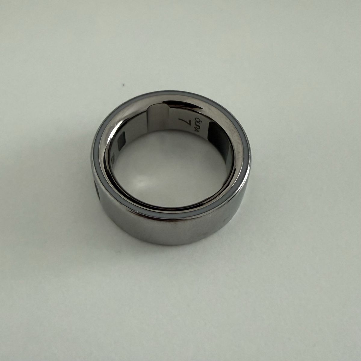 Oura Bagues: Oura Ring Gen 4 Grösse 7 silber – D'occasion à Appenzell par cat_8b9p 1