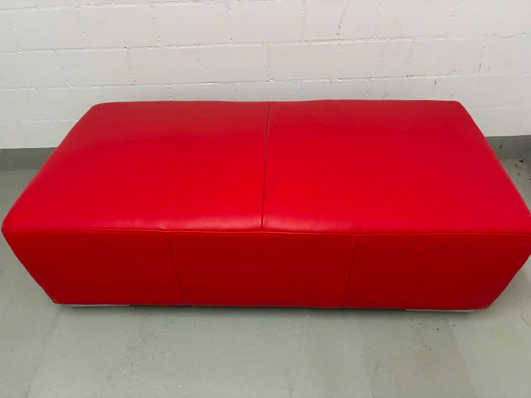 Sofas: Rotes (vermutlich Kunst-)leder Sofa – Gebraucht aus Dinhard von virginiaisabel_ 4