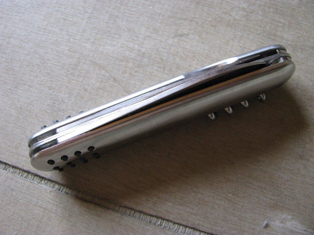 Coltelli tascabile: Taschenmesser -Couteau de poche - Raiffeisen – Usato da Zweisimmen venduto da Domii 3