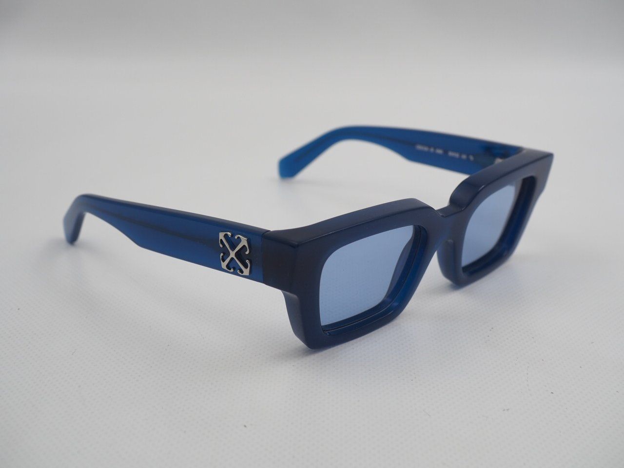 Brillen & Gläser: OFF-WHITE Sonnenbrille (26071417PL) – Gebraucht aus Zürich von fundsachenverkauf 1