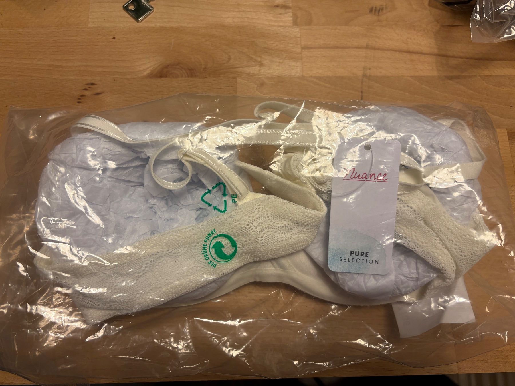 Biancheria intima: Neuer BH, Grösse 70AA, Farbe Creme/Weiss – Nuovo e nell'imballaggio originale da Holziken venduto da Fisherpoint_Gonseth 1