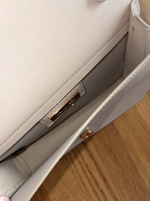 Taschen für Damen: Umhängetasche – Gebraucht aus Triesenberg von Micky62 1