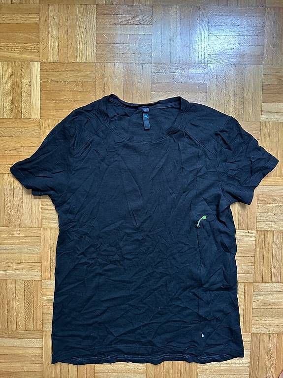 T-shirts: T-shirt – Neuf (Voir description) à Zürich par abiiStore