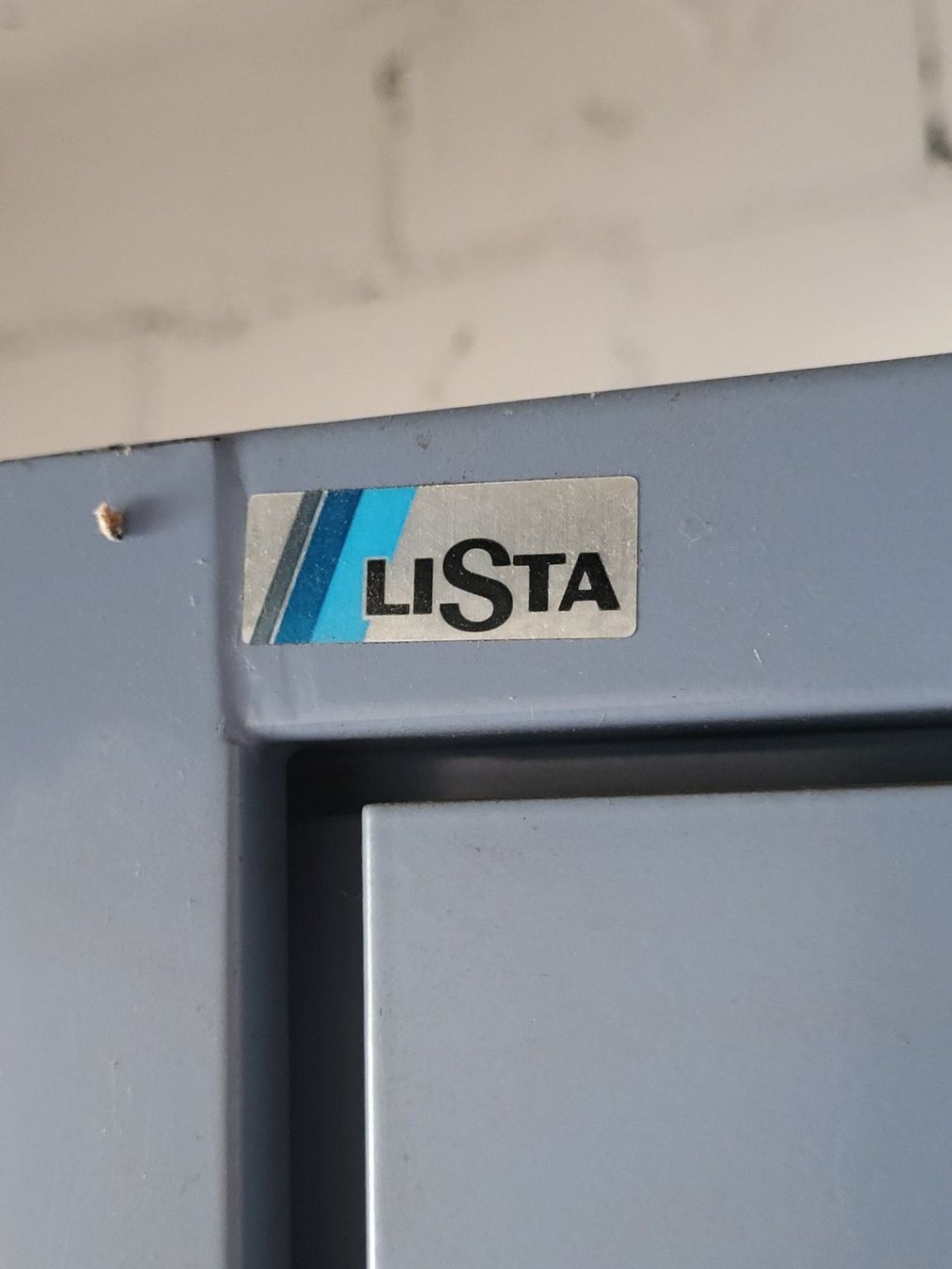 Lista Armadi: Metallschrank LISTA – Usato da Rorschacherberg venduto da samui57 2