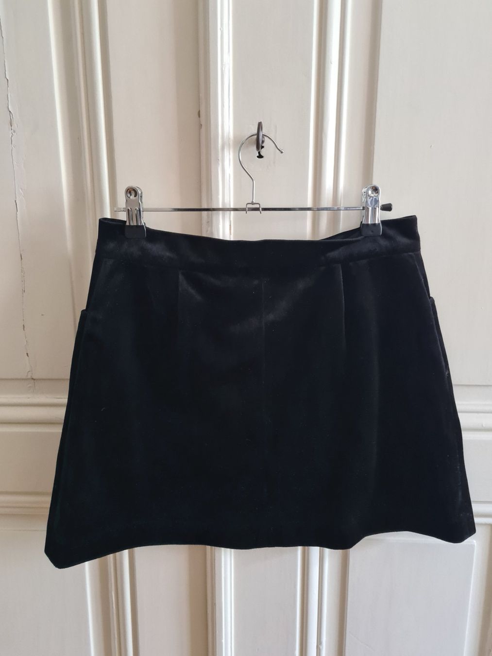 Vero Moda Gonne: Jupe mini Vero Moda velours noir XS – Usato da Genève venduto da Tresor305 1