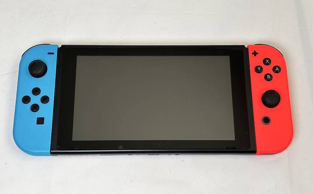 Nintendo Consoles: Nintendo Switch Console + Mario Odyssey + Accessori – D'occasion à Gordola par kar_gy5g 1