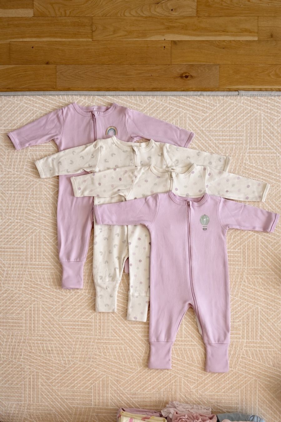 Name It Pyjamas: Lot de 4 pyjamas bébé, taille 4 á 6 mois. – D'occasion à Martigny par sti_8st5
