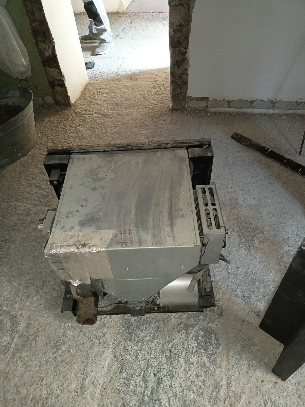 Cheminée: Stufa a pellet usata jolly mec – Gebraucht aus Mendrisio von dos_9k7h 2