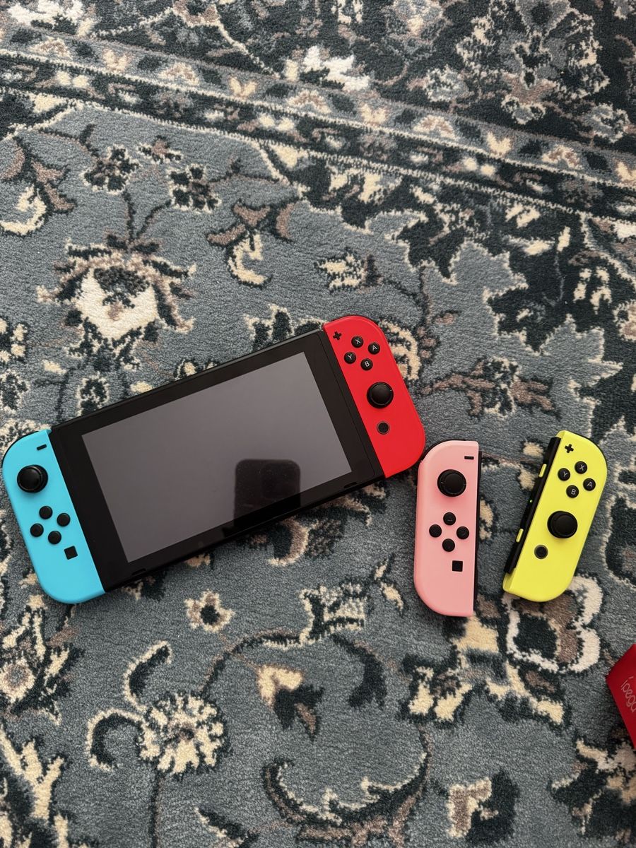 Nintendo Konsolen: Nintendo Switch inkl. Zubehör – Gebraucht aus Aarau von bigsummerblowout