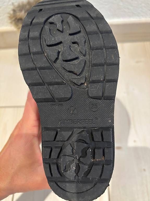 Scarpe per ragazzi: Bottes de neige, taille 25 – Usato da Chapelle-s-Moudon venduto da vanesso 4