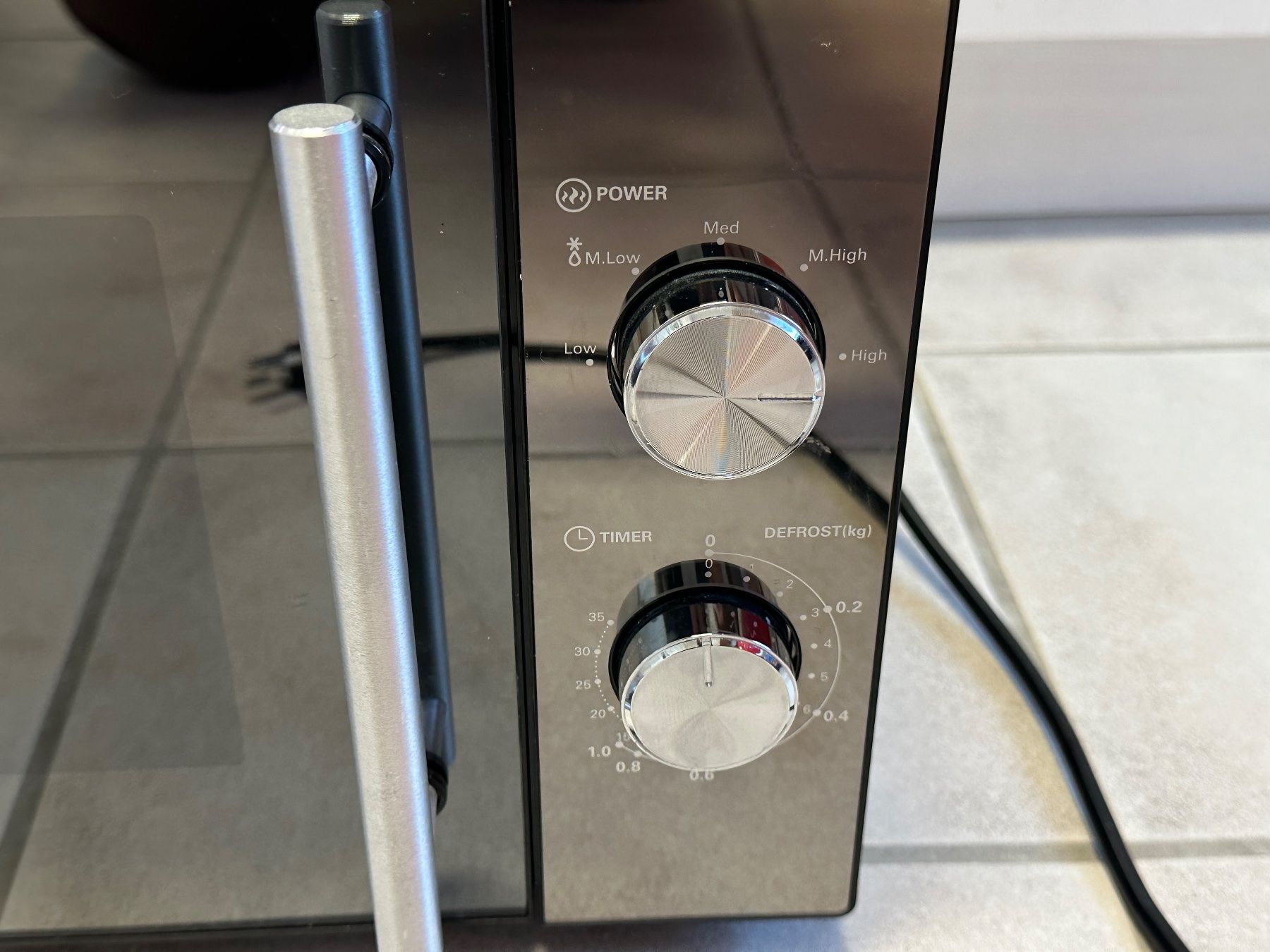 Fours: ok. Mikrowelle 700W – D'occasion à Pfäffikon ZH par 0iB4F 2