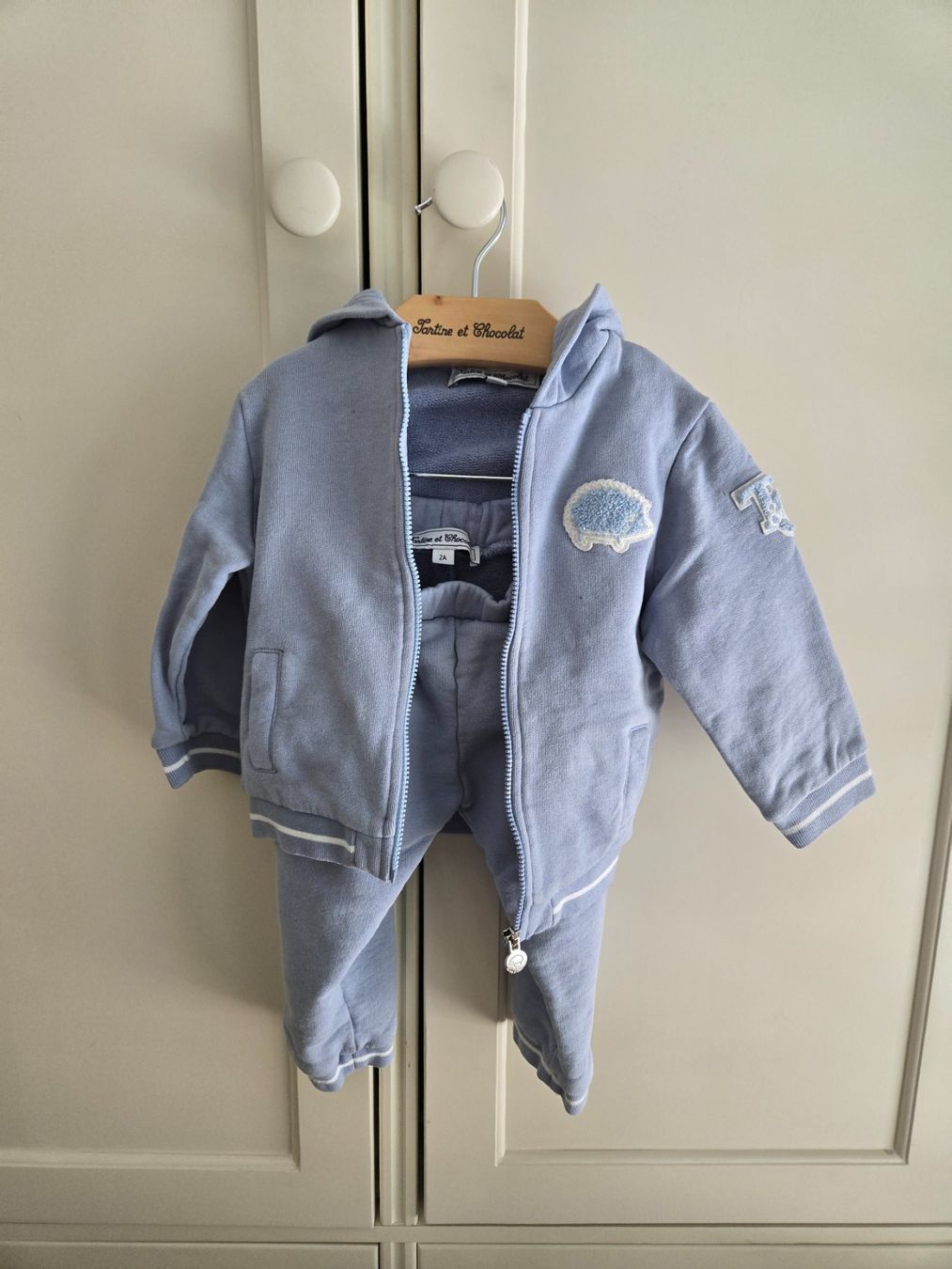 Lotti & Set di vestiti: Tartine et Chocolat – Usato da Le Landeron venduto da Plushka