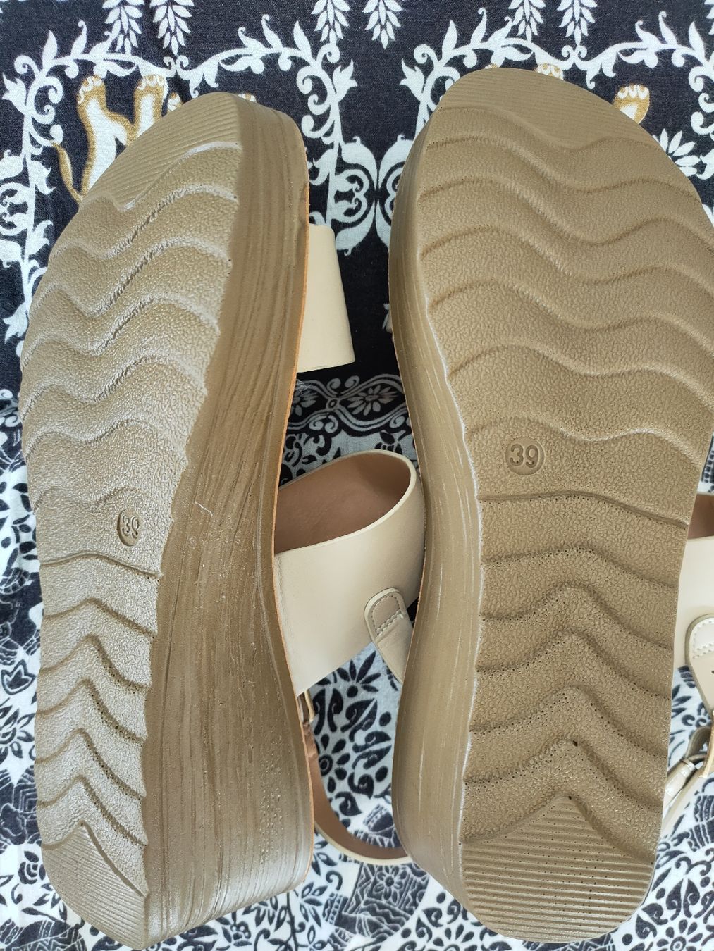 Damenschuhe: Sommerschuhe 39 –Neu – Neu und originalverpackt aus Gipf-Oberfrick von minini 3
