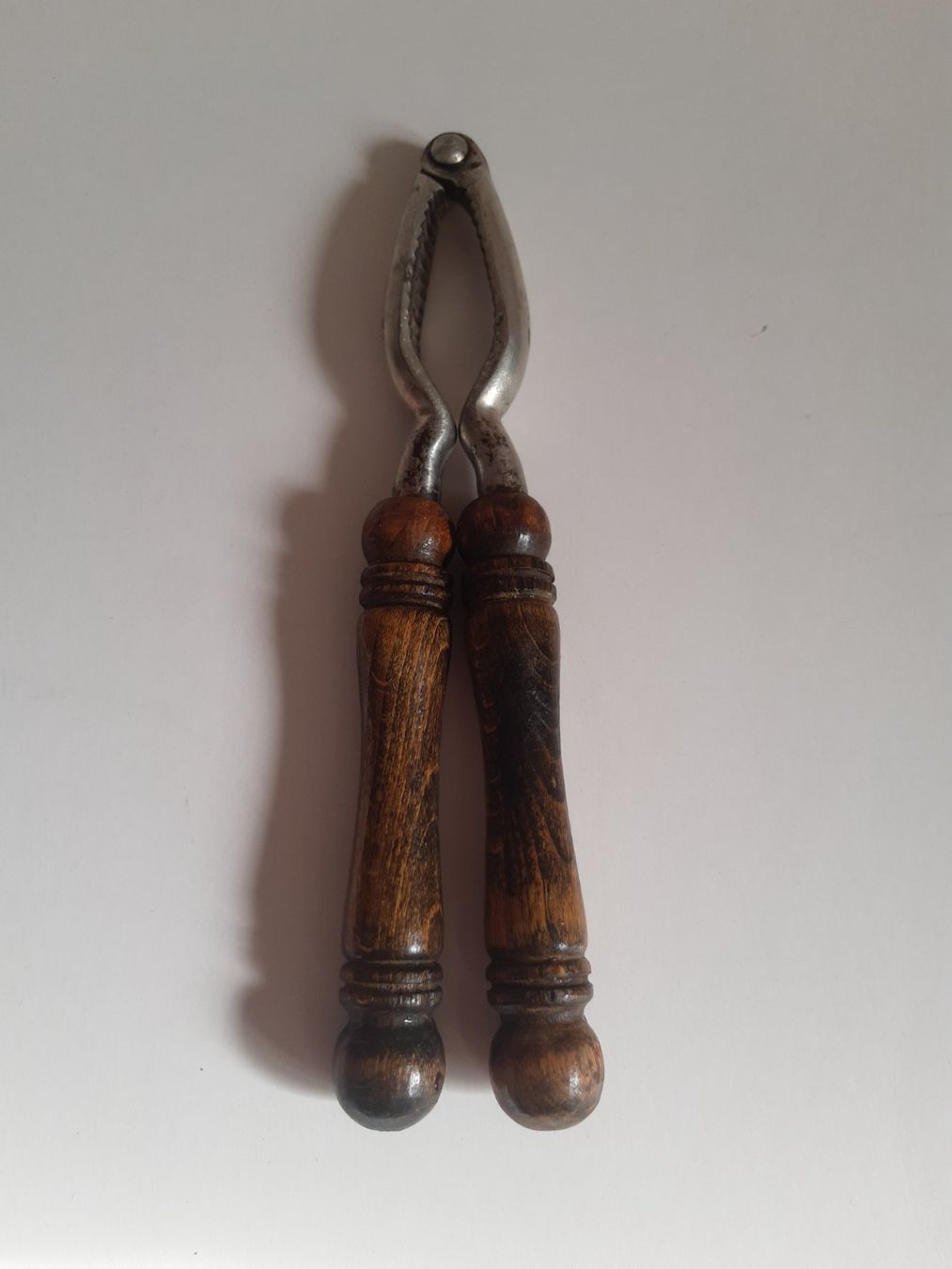 Alle Werkzeuge: Nut cracker – Gebraucht aus Verscio von giamma1985 2
