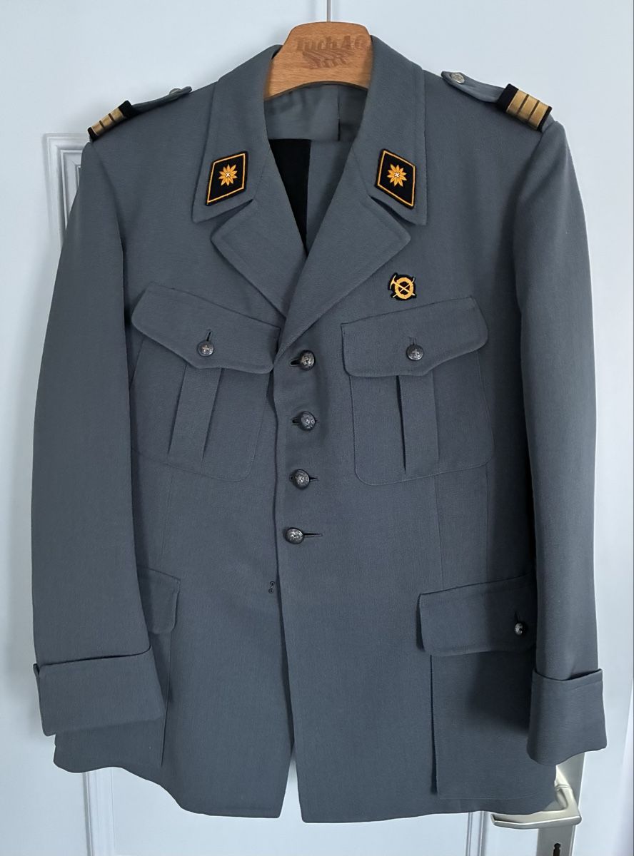 Schweizer Armee Uniformi: Uniform Oberst im Gst. Robert Anken – Usato da Gutenswil venduto da Antiques77