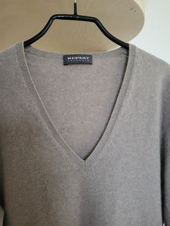 Repeat Cashmere Pullover, V-Ausschnitt, Grösse M, Top!