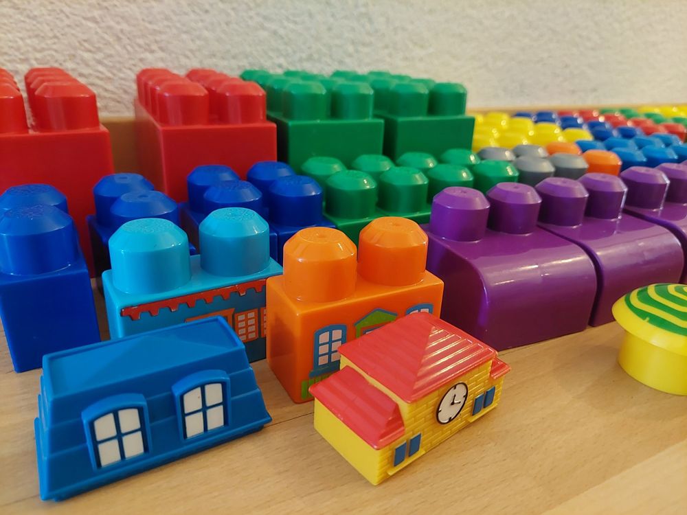 Mega Blocks Bausteine ( Wie Lego)100 stk (Gebraucht) in Zürich für CHF