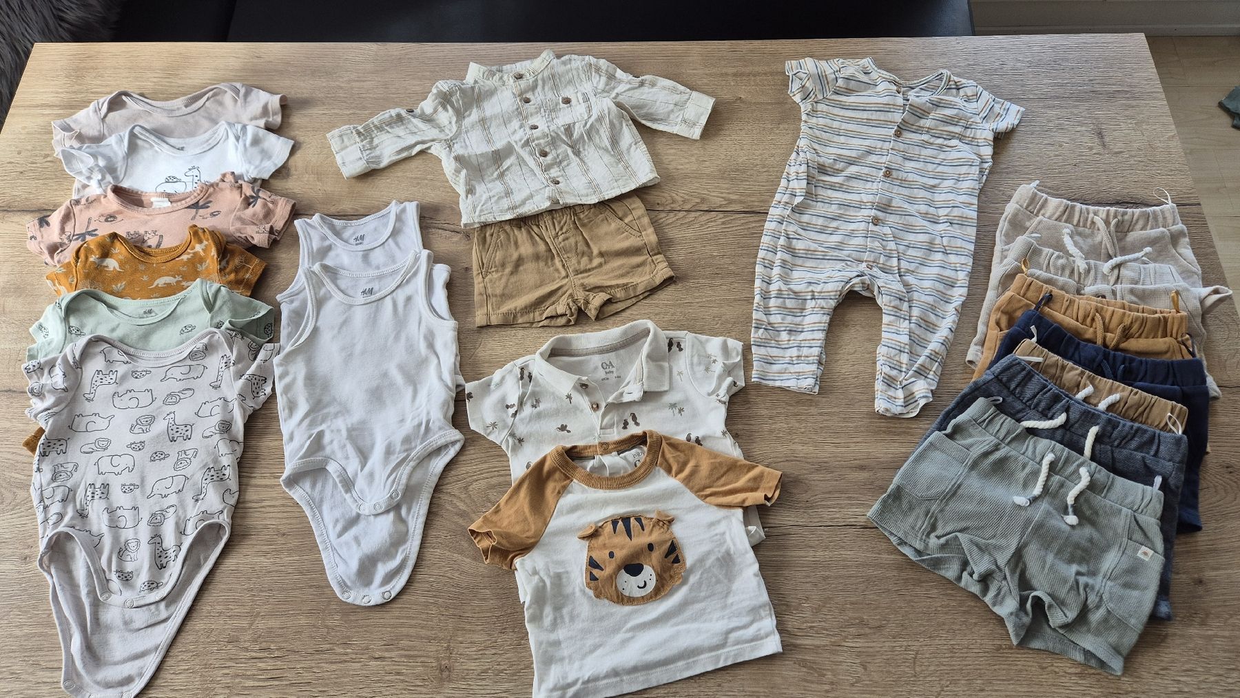 Kleiderpakete & -sets: Kleider Sommer Grösse 62/68 – Gebraucht aus Reichenburg von denise_13
