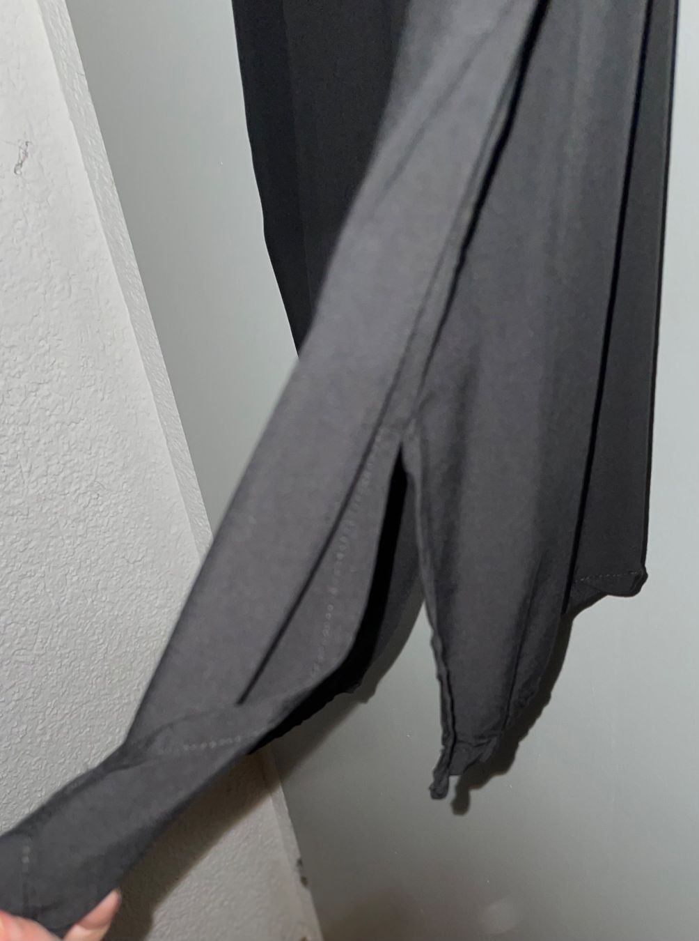 T-Shirts: Schwarzes Shirt Grösse 44 – Gebraucht aus Adligenswil von Decor-Tech 4