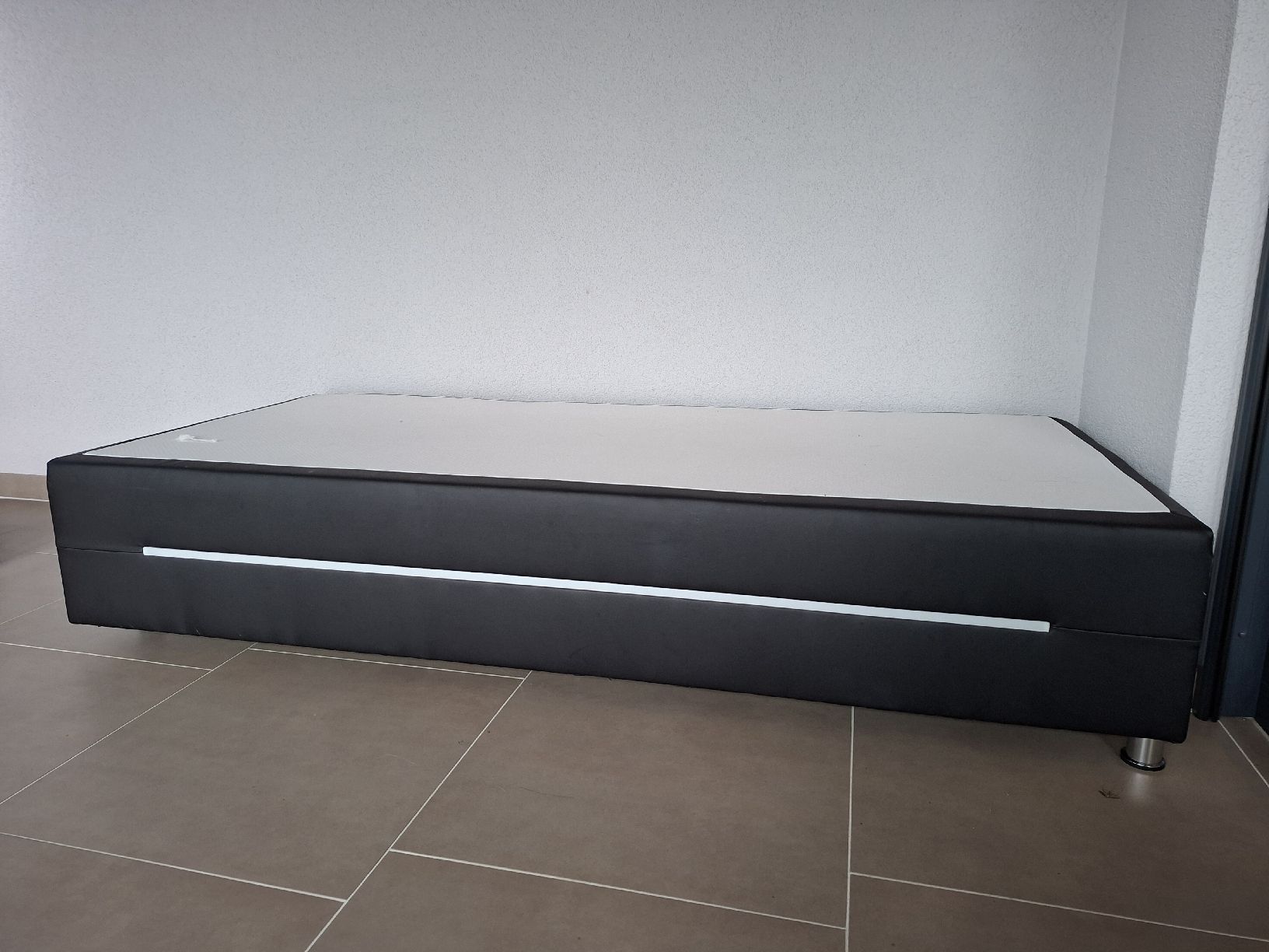 Betten: Doppelbett – Gebraucht aus Hitzkirch von mig_8jxm 1