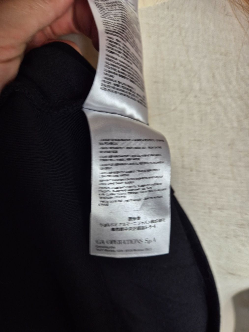 Armani Kleider: Kleines schwarzes Kleid von Armani Exchange – Gebraucht aus Leissigen von ali_k9v8 9