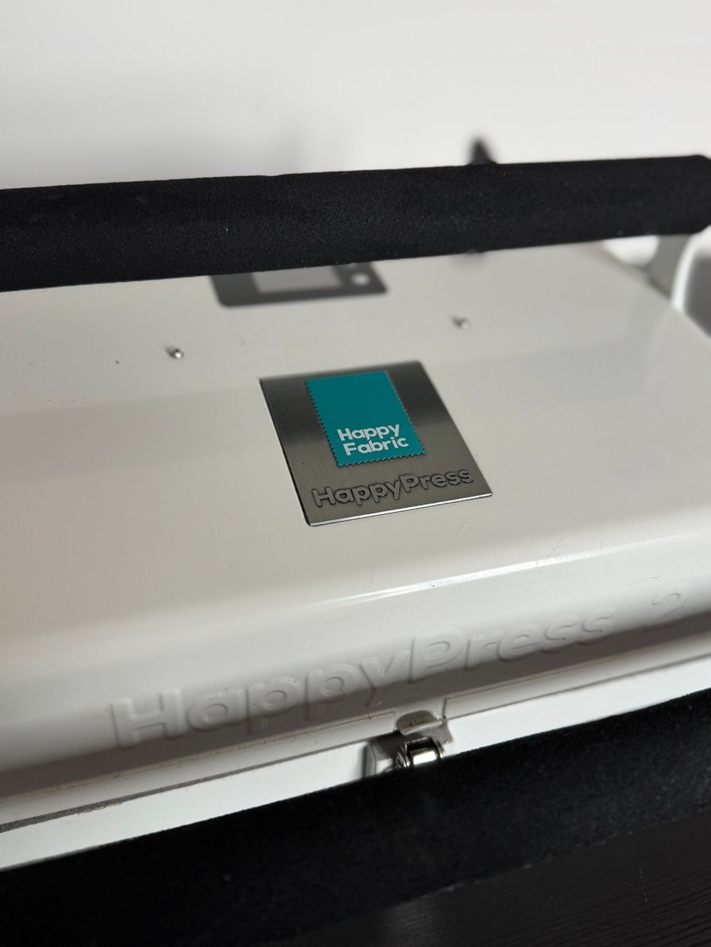 Tutte le macchine: Happy Fabric HappyPress 2.1 – Usato da Winterthur venduto da tribesofvoid 2