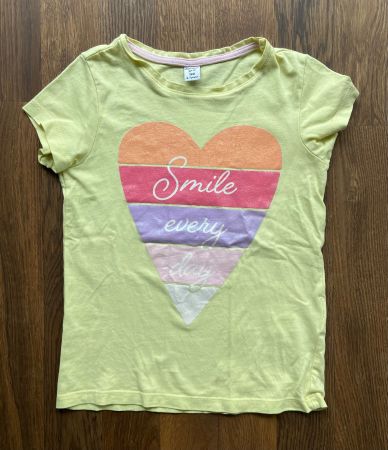 hellgelbes T-Shirt mit Herzmotiv, dopodopo, Gr. 122