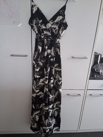 Sommerkleid schwarz/weiss Gr. M, 38/40, Blumenmuster