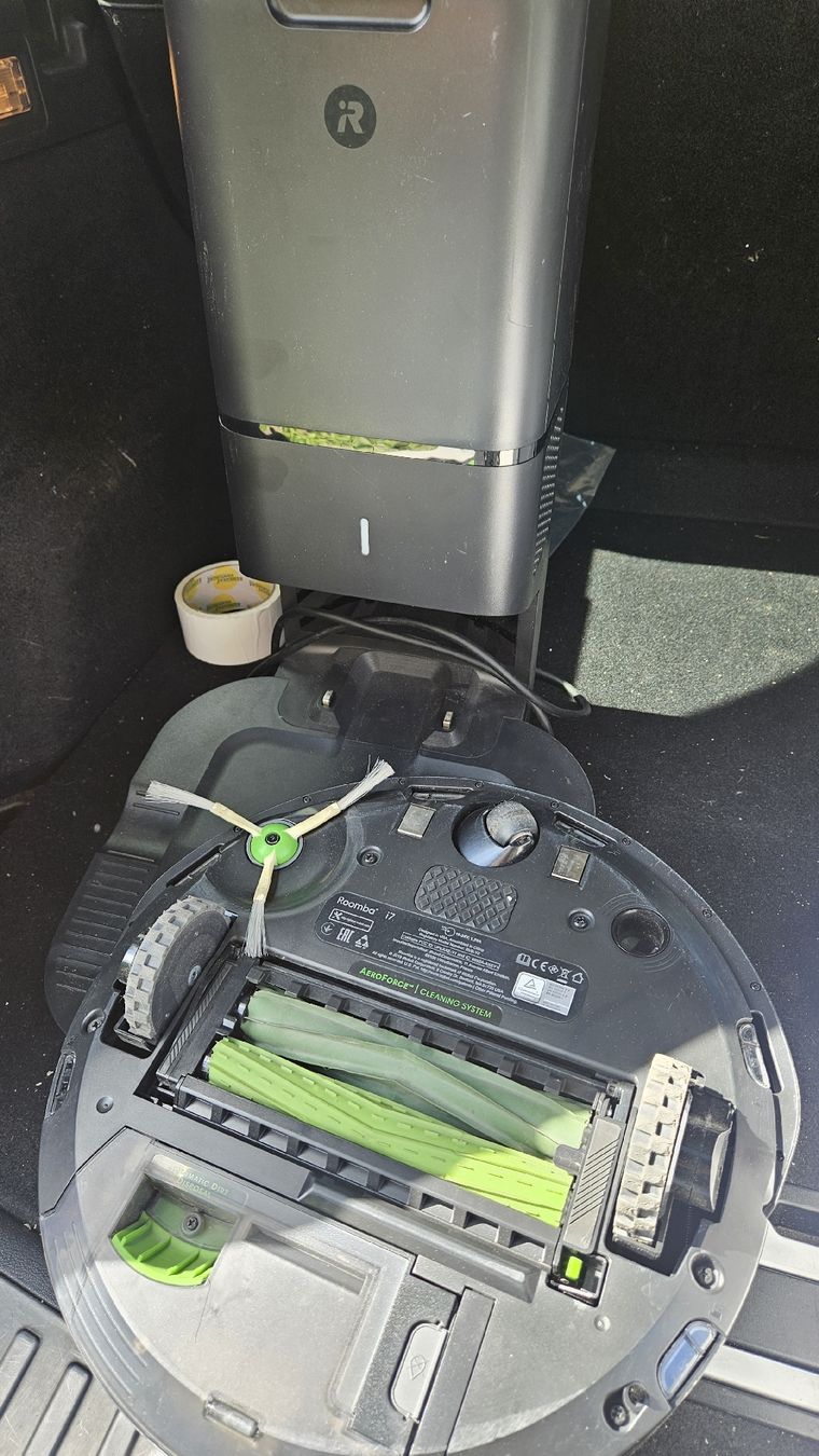 Irobot Aspirapolveri & Accessori: iRobot Roomba i7 Staubsaugroboter mit Absaugstation – Difettoso da Sachseln venduto da laz_65cg 2