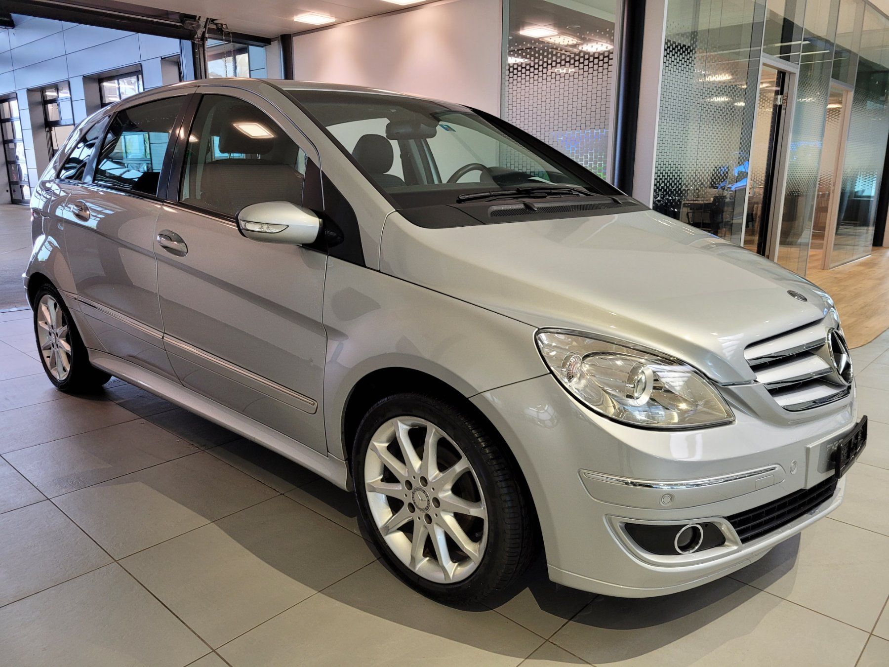 Mercedes-Benz Autos: Mercedes-Benz B 170 – Gebraucht aus St. Gallen von HirschAutomobileAG 8
