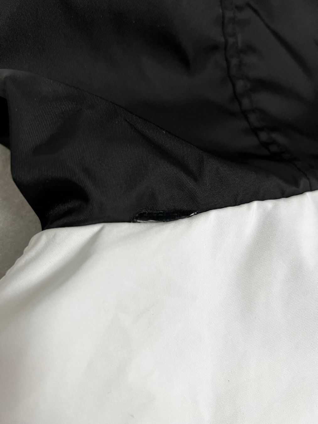 Prada Camicie: Prada Hooded Shirt – Usato da Biel/Bienne venduto da sami0788480082 6