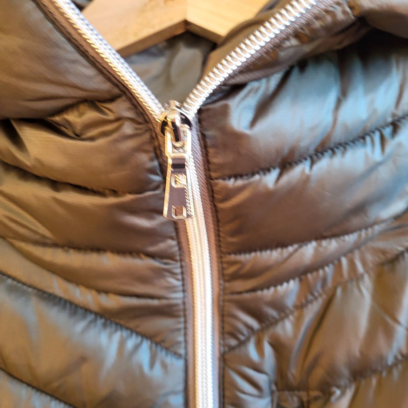 Giacche: SUNVALLEY Primaloft Jacke Dunkelolive Gr. 36/38 – Nuovo (secondo la descrizione) da Tägertschi venduto da TheChange 4