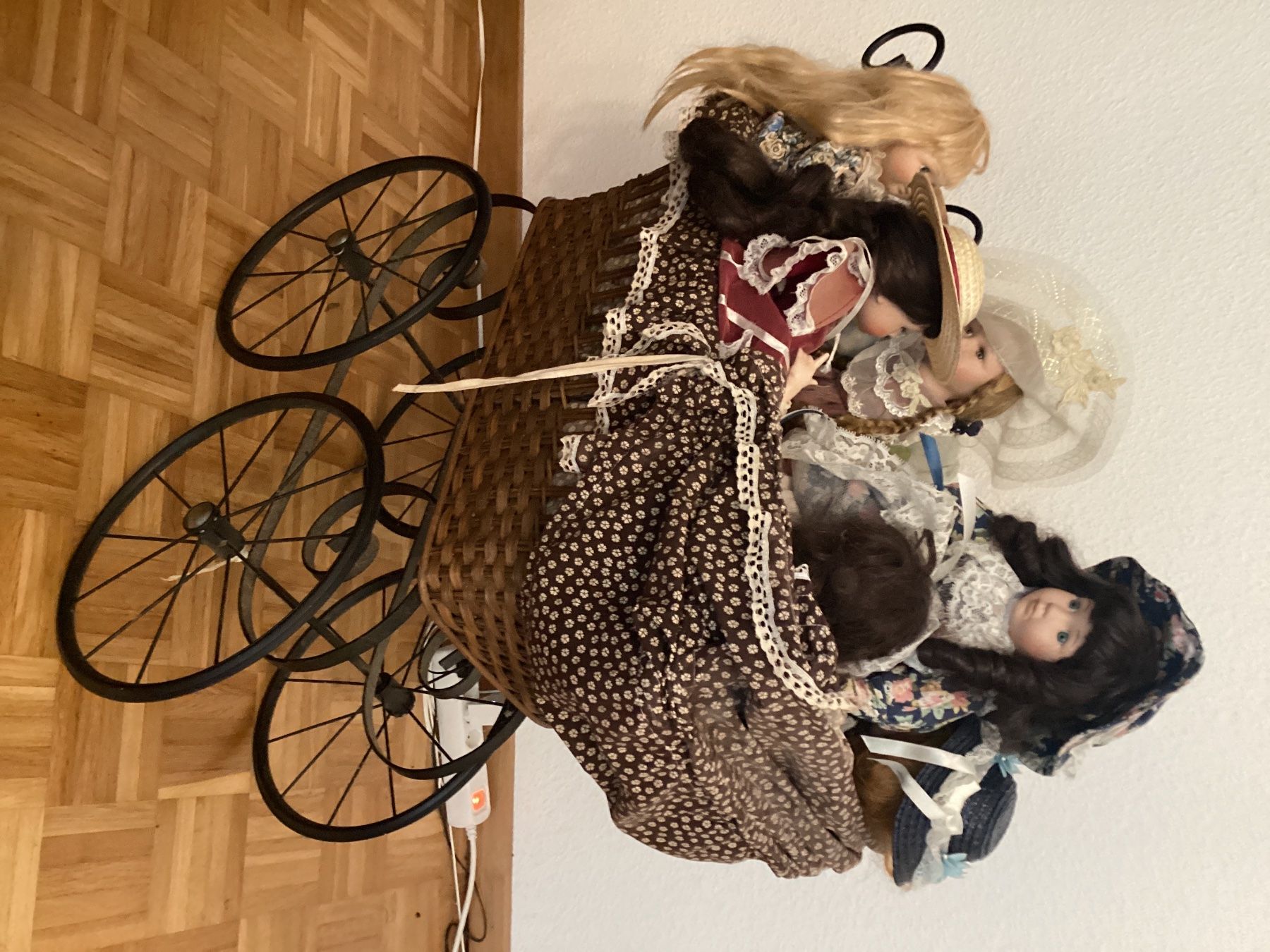 Puppen: Keramikpuppen mit Wagen – Gebraucht aus Basel von siljor6639 4