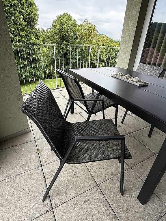 Jysk Set di tavolo e panche: Sitzgruppe Jysk  Tisch + 4 Stühle  Anthrazit – Usato da Etzgen venduto da pat_mqm9 2