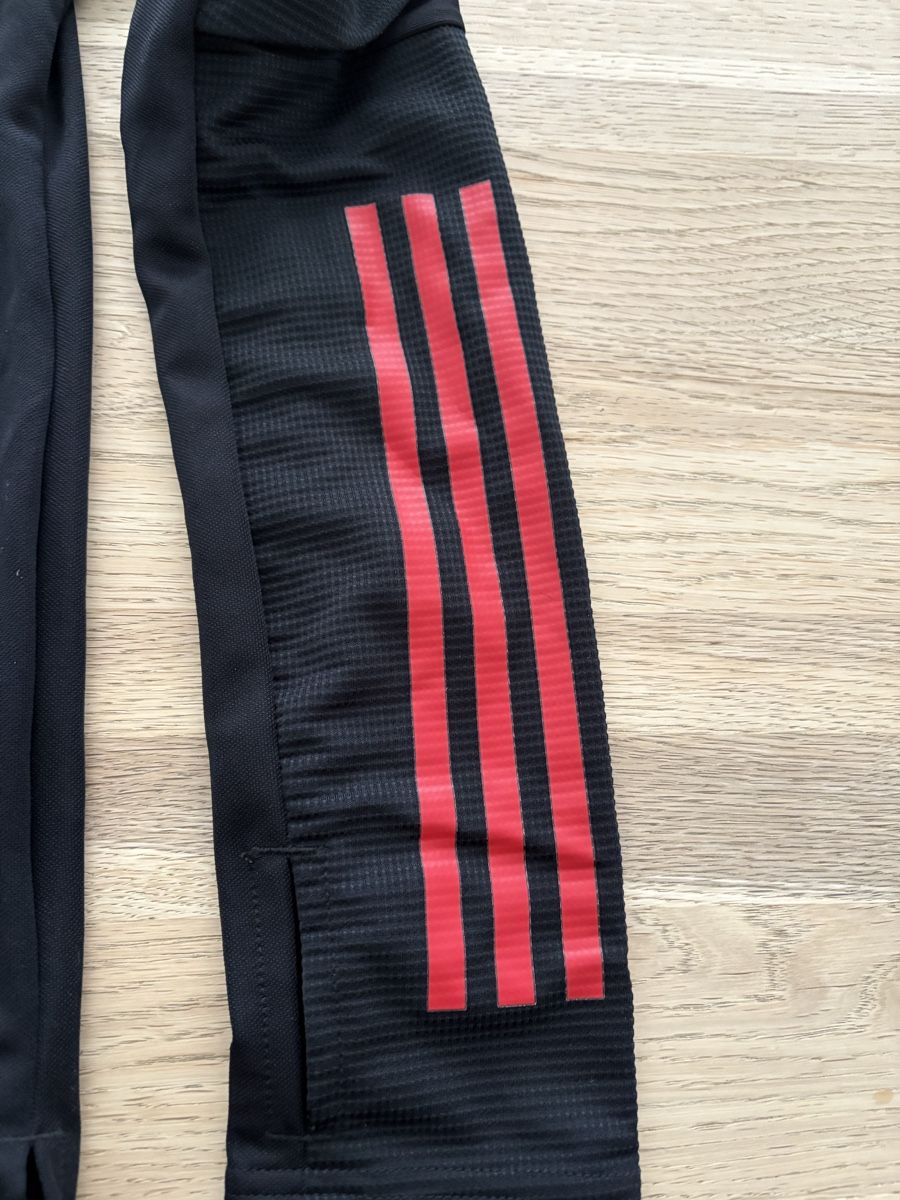 Bayern München Maillots de corps & Pantalons: FC Bayern Training Zip Gr.M – D'occasion à Domat/Ems par tim_lq6b 1