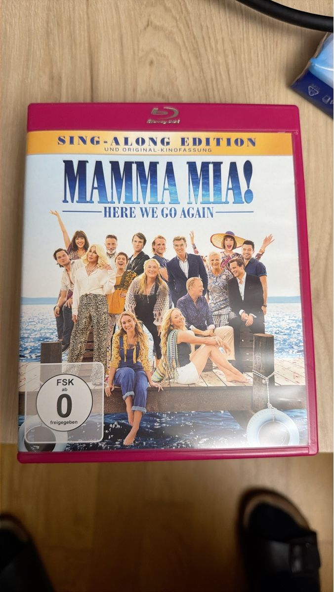 Tutti i DVDs: Mamma Mia! Here We Go Again - Blu-ray - Sing Along – Nuovo (secondo la descrizione) da Rickenbach SO venduto da martink79